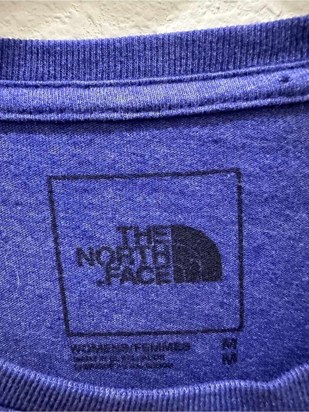 The North Face Women's Purple Logo Graphic T-Shirt Size M - Picture 3 of 4
